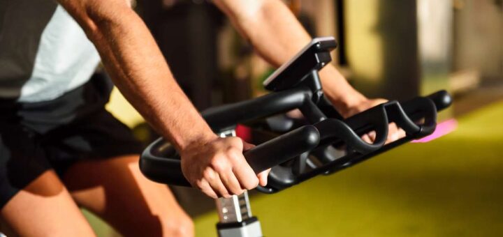 Trening rowerowy a odchudzanie. Jak schudnąć jeżdżąc na rowerze?