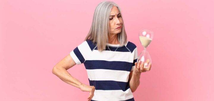 Jak skutecznie rozpoznać menopauzę? Co zrobić, aby uporać się objawami klimakterium?